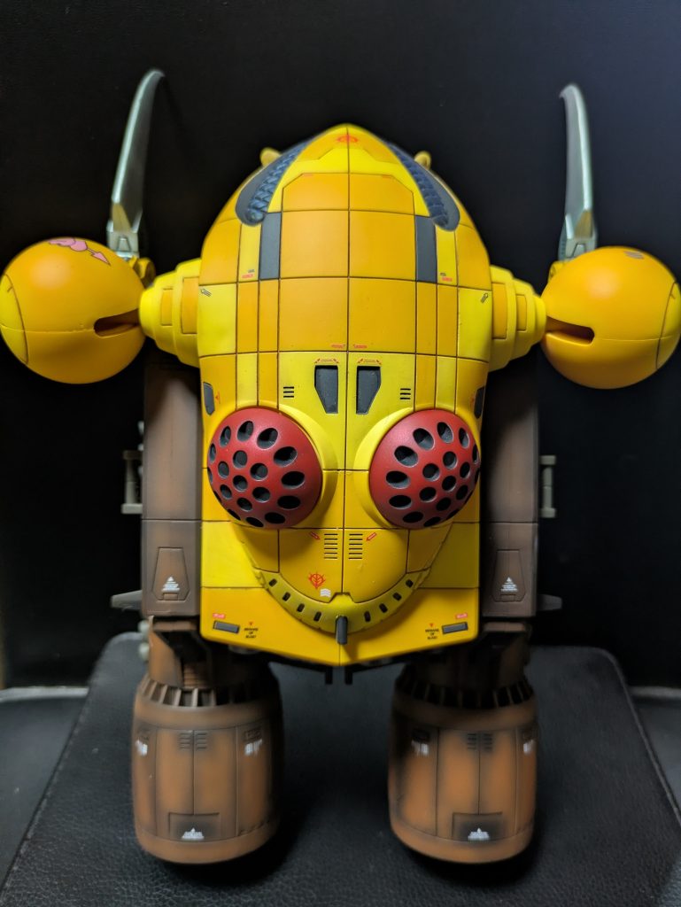 パネルラインで塗り分けして試作機らしくマーキングも多目にしました。