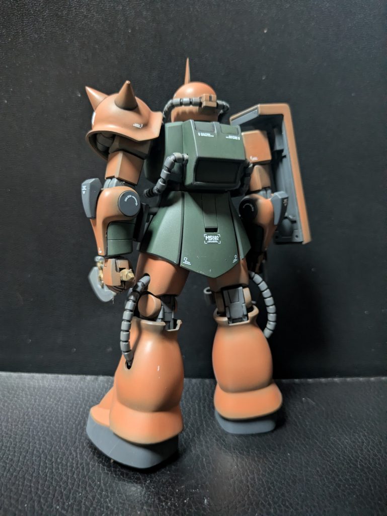 地味ですがドズル機のようにあまり目立った機体ではないので、これくらいのほうがリアリティあるのでしょうか？