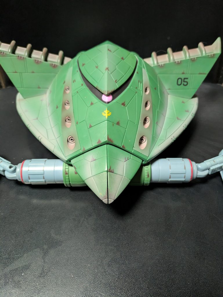 元々の状態がこれです。ちょっとグリーンが強すぎるんで、カーキやミリタリーカラーに近い色に調色しました。アーム部分も全てリペイントしたのですが、あんまり変化無かったかもしれません😓