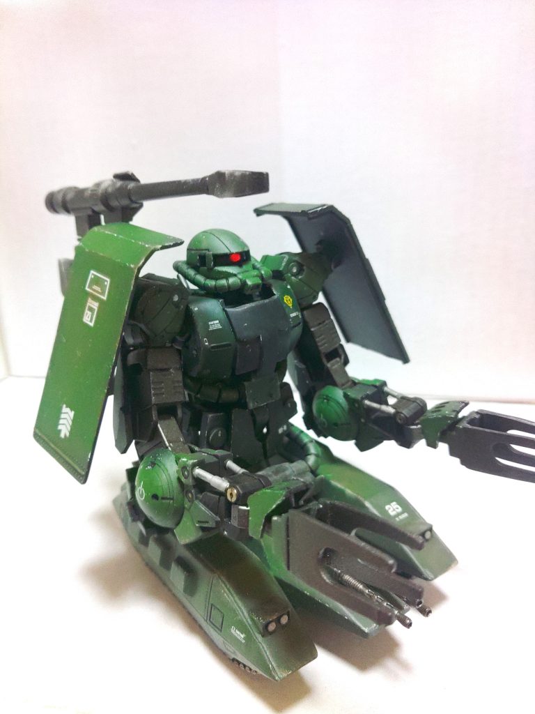 ザクの部分は全て、余ったパーツなどをかき集めて制作しました🎶ザクヘッドもレジンとパテで作れました✨✊