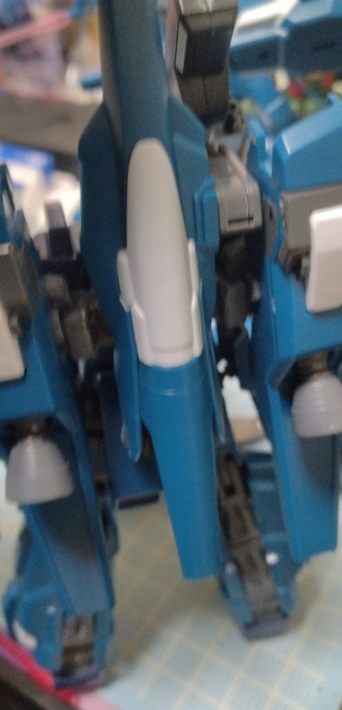 後ろはプラ版を使って伸ばしました。