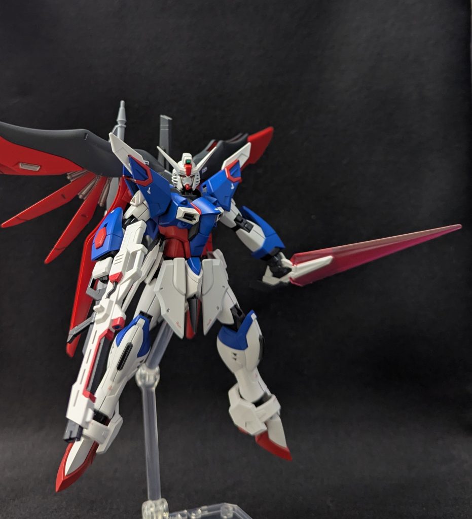 両腰に装備されているヴィーゼルナーゲルビームブーメランシンにとってはビーム重斬脚は使い慣れてなさそう＆イメージ悪そうなのでライジングフリーダムの脚部に変更する事でオミットされた設定