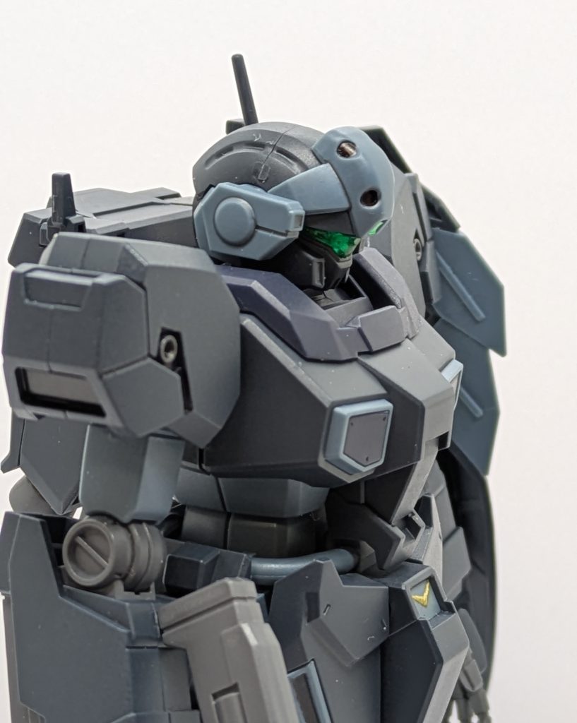 レジン等を使用しカメラ関係をグリーンに置き換えてます