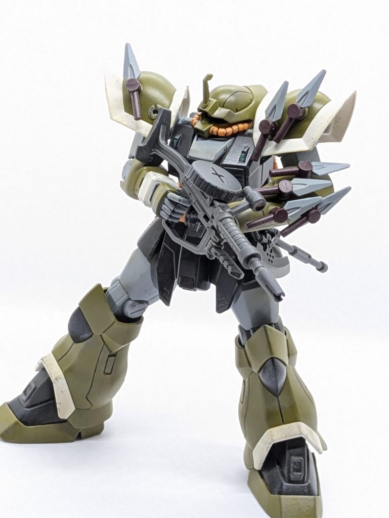 ザクマシンガンを構えるイフリート！んー渋い感じを出せてますかね？