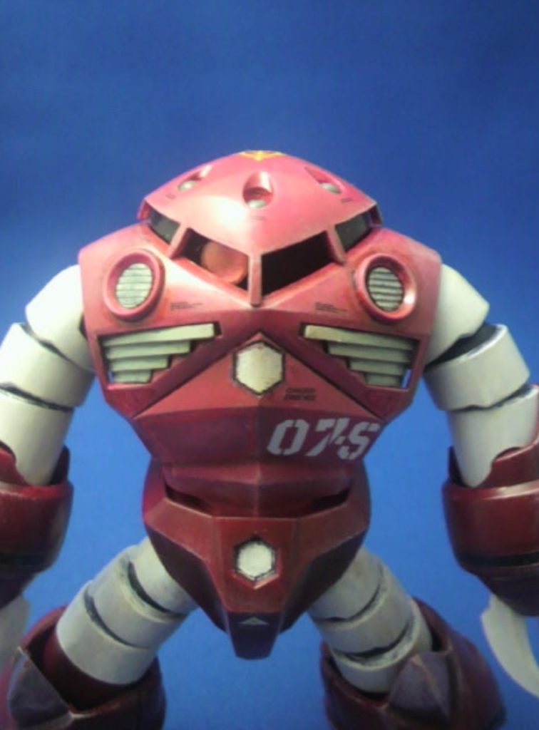 モノアイだけは動くように改修してますあと中の骨組みは後ハメ出来るように切ったぐらいです