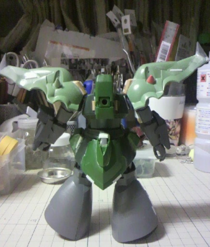 スカートにもクシャトリアのパーツを付けてます&nbsp;