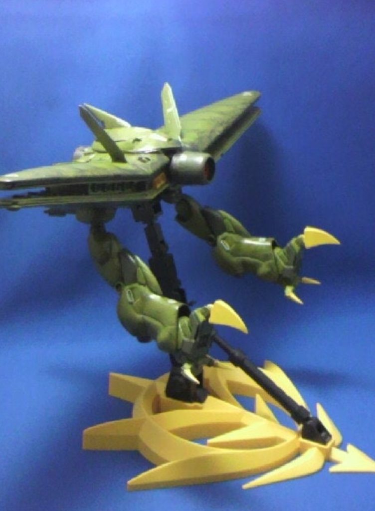 頭部はエポパテで自作モノアイはあえて付けませんでした&nbsp;