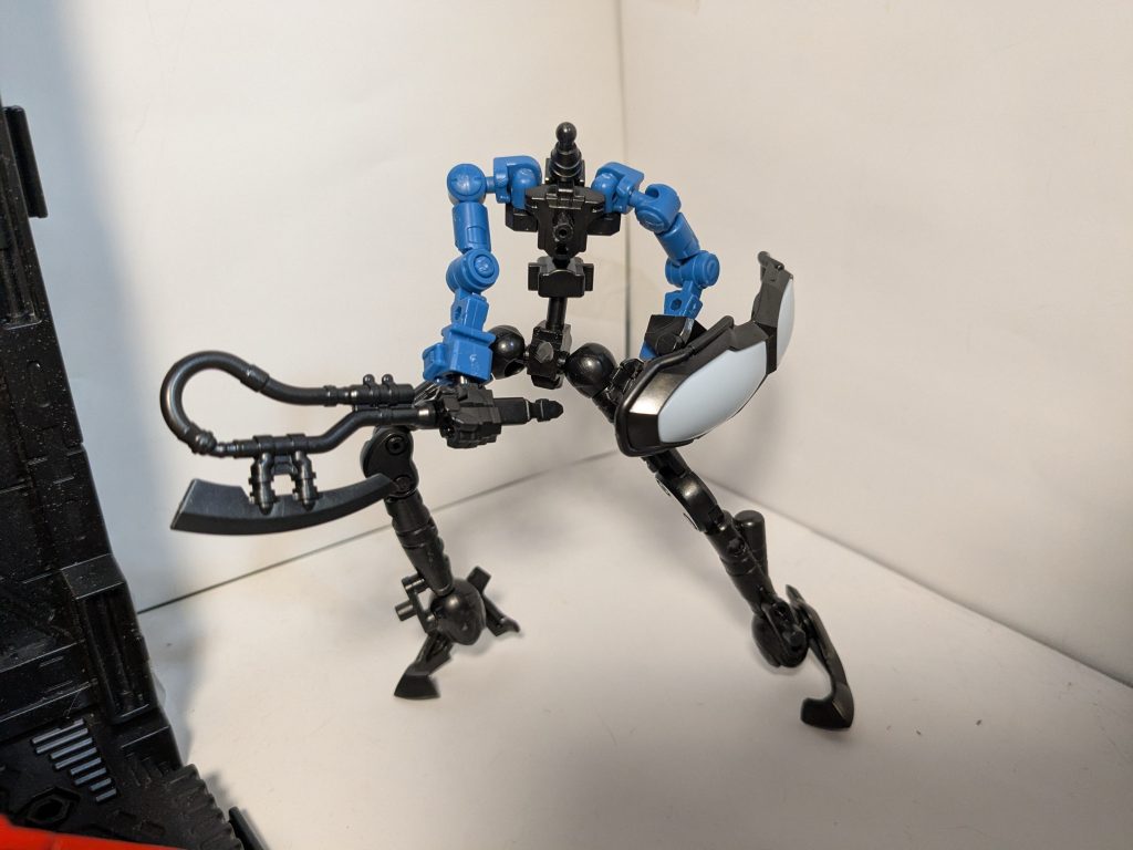 フレームセットですが、関節がモビリティジョイントに比べ多いため柔軟なポーズをすることが出来ます