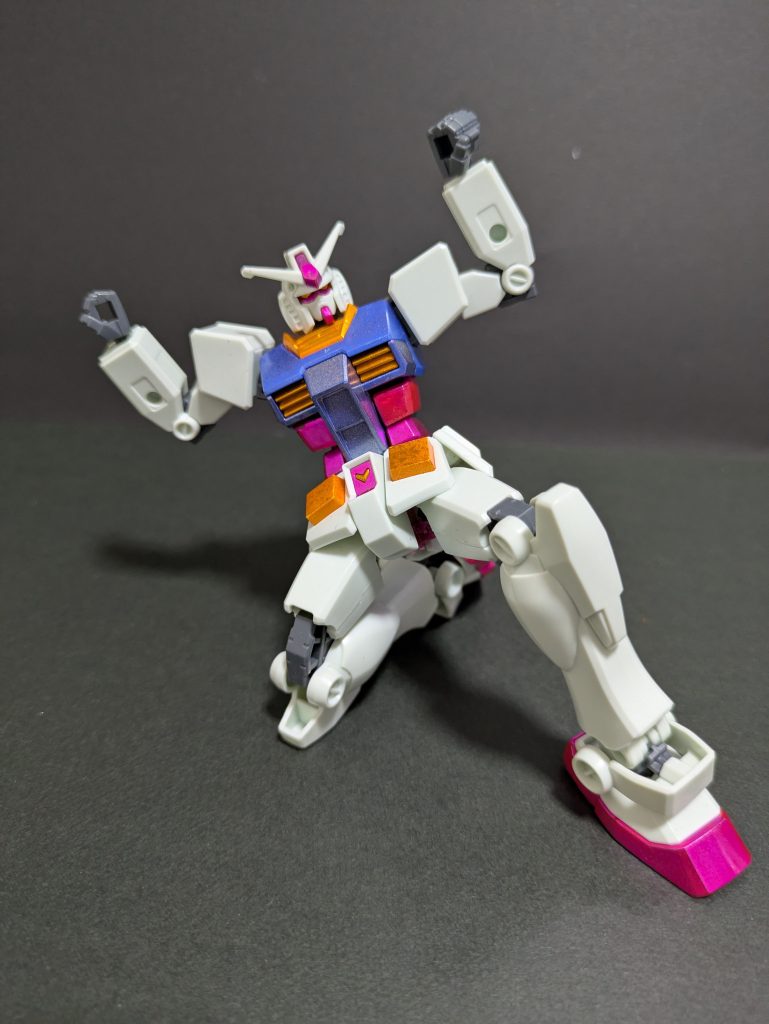 〜関節ゆるゆるで立ち上がれないEG人〜まさかお披露目機会があるとは…🫣この頃は上手く塗装できない＆エアブラシへの憧れやコンプレックスがすごかったですね…結局、音や匂いを気にしなくていい筆塗りを始めました。とりあえず中学？で使用していたアクリル絵の具で塗ってみました🖌️