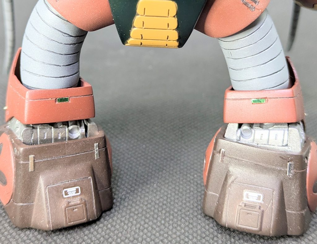 踵部もスジボリ、メタルパーツなどで密度高めてます👍️✨️あ、因みに足裏はしっかり⋯無加工です😅なんなら合わせ目も消してません😂💦