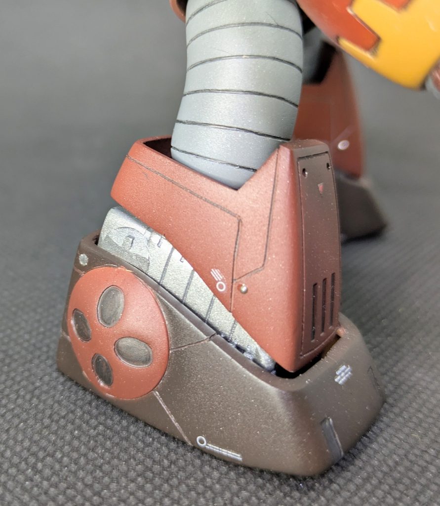 脚部の内部フレームはMGのF2ザクのものを加工しました👍️
