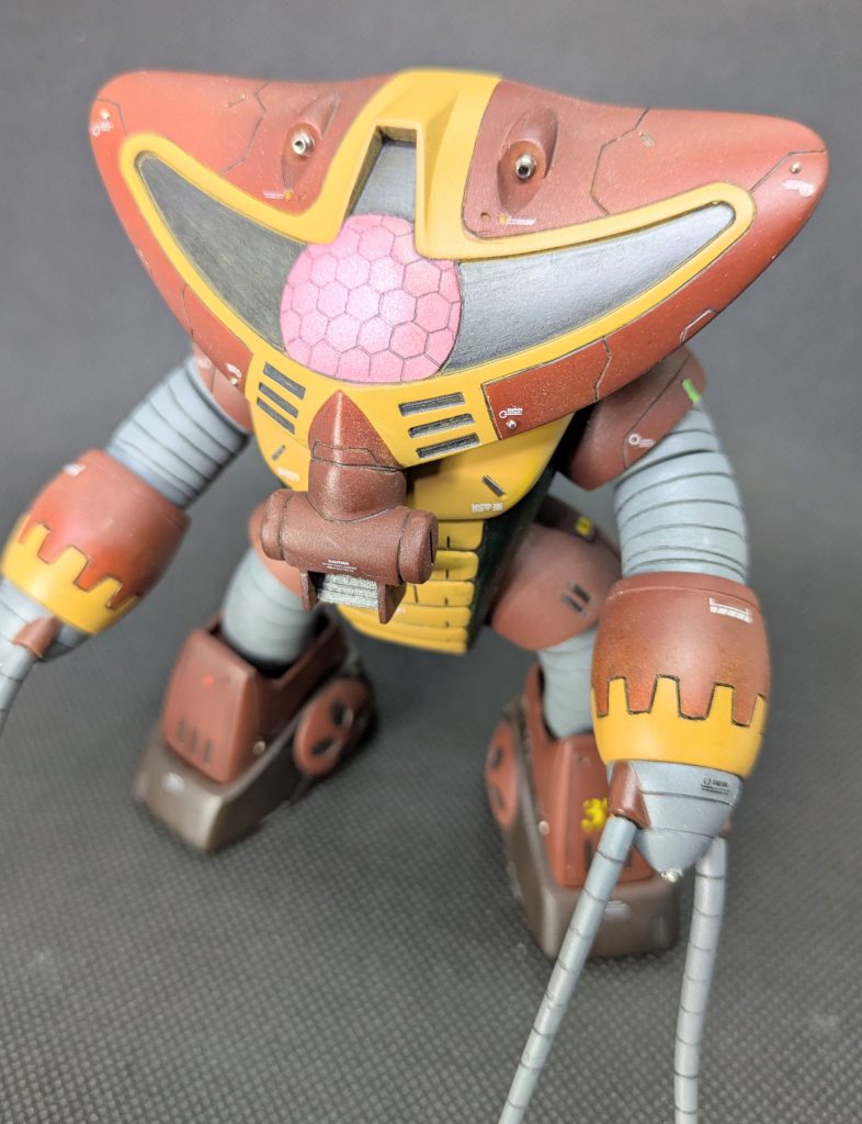 斜め俯瞰ショット✨️てか、顔デカいっ😂ヘッドパーツもスジボリ、パーツ追加してディテールアップ👍️