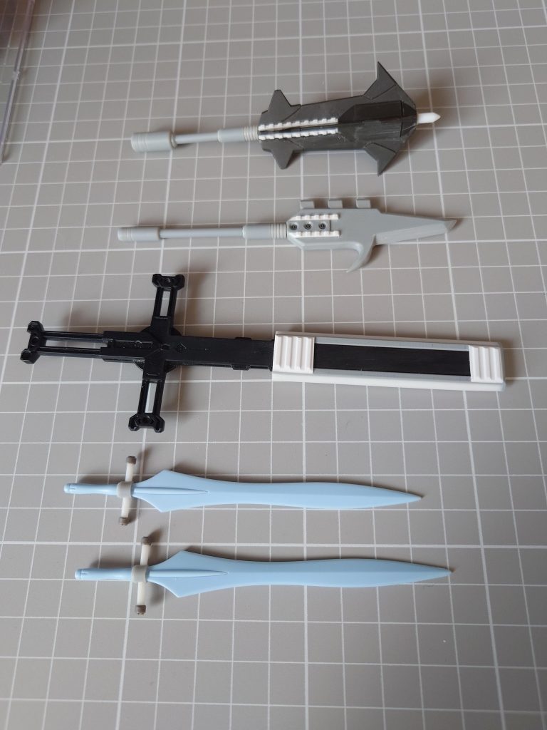 各武装の塗装前画像。