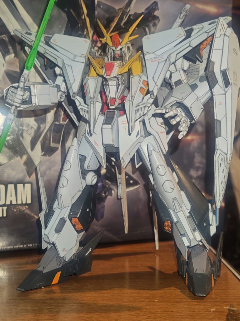 正面からの写真です😊以上です😊閃光のハサウェイの劇場公開、楽しみですね😊早く見たいです😊ちなみに、HGUCのペーネロペーも、持っているのですが、まだ作ってません😅いつやろうかな~😅