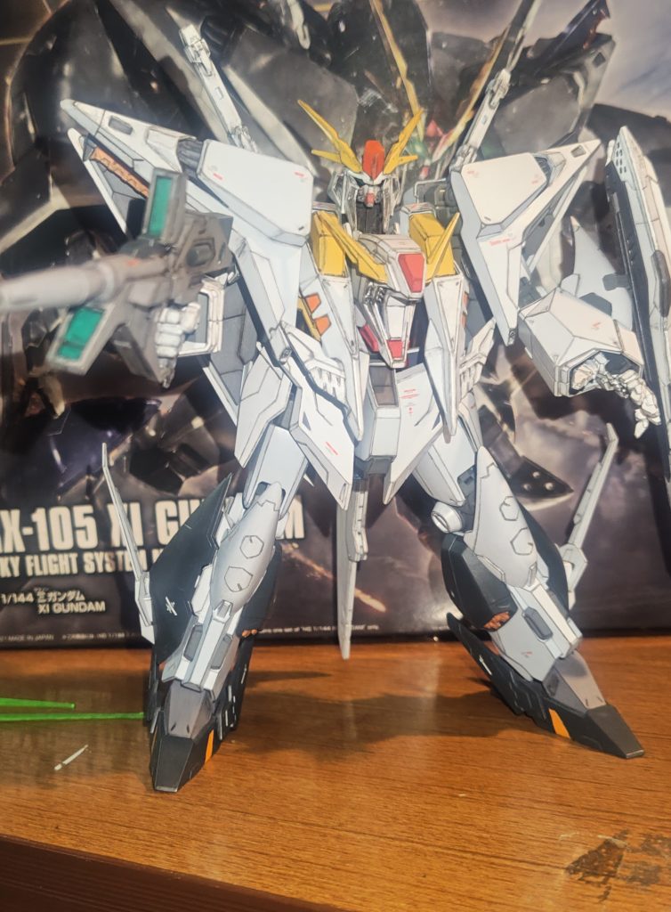 クスィーガンダムって、あまりカッコよくポーズがとれないですよね😅