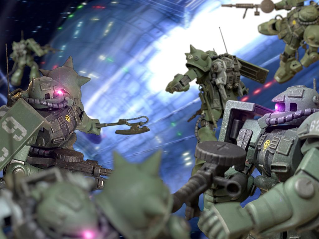 やがて、コロニーの巨体が、ゆっくりと地球に向けて傾いていった。ゆっくりに見えるが、はっきりと”動いている”のが分かる。コロニーの天文学的な大きさを考えると、それがかなりのスピードであることが分かる。「……なんだ?」マイセンは、思わず、息を飲んだ。スペースコロニーが、地球に吸い込まれていくように見えたのだ。「……まさか……落とすつもりか?あれを……地球に……?」 そんなことをしたら、どうなる? 核兵器どころの騒ぎではない。 だが、今のマイセンには、ただ見ていることしかできなかった。 地球への直接攻撃のため、ジオンに利用されたスペースコロニー”アイランド・イフィッシュ”は、1月5日からその巨体を地球に向けて悠々と進めた。地球連邦軍はその歩を止めることができなかった。 そして、UC0079、1月10日。 ついに、アラビア半島上空で四散。その前半部が、オーストラリア、シドニーを直撃した。 そこには、デニー・マイセン・ライオスの家族が暮らしていた――。 ●●●●●●●●●●●●●●●