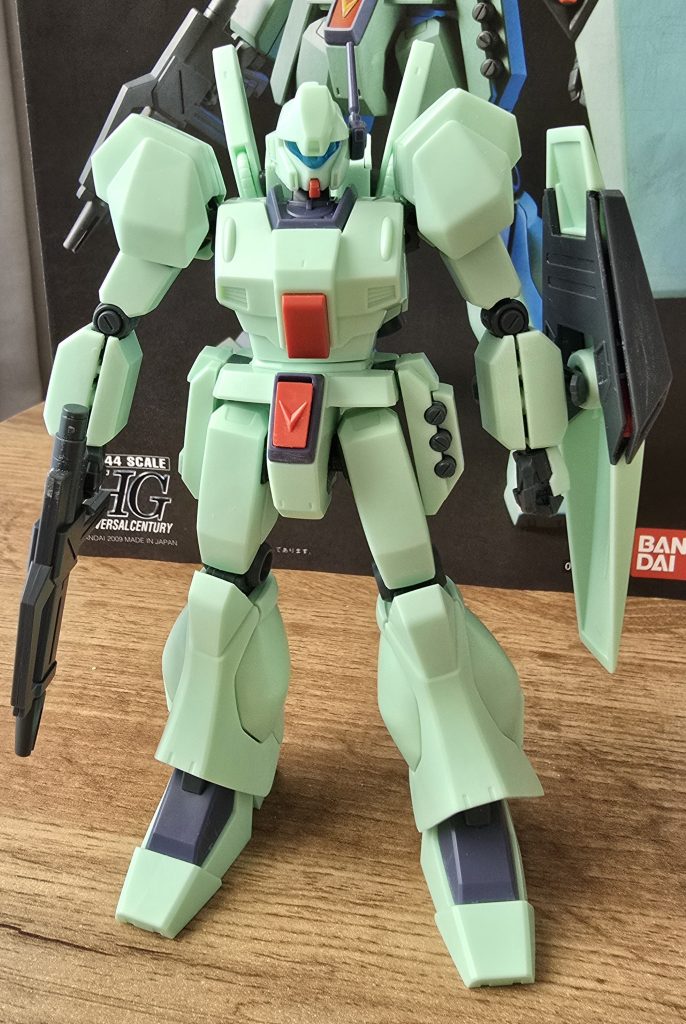 素組みこれにスジ彫りしてプラ版貼って、エアブラシ塗装して、デカール貼りして結果です。