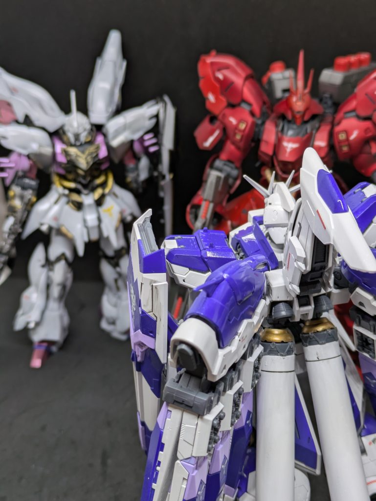 【妄想設定0093】キャスバルはついにアクシズを地球に落とす「地球寒冷化作戦」を実行。宿敵アムロ・レイと対峙するキャスバル。アムロのHi-νガンダムに押し込められるキャスバルを「虚空の新女王」が救う。地球へのアクシズ落下は成功し、キャスバルの人類への粛清は成功するのだろうかー。