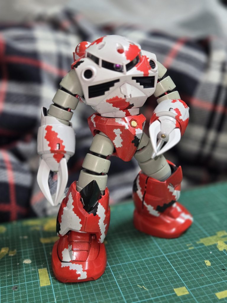 一応、六角形をつなげたヘックス迷彩のつもりです。錦鯉イメージです。思いついちゃったから（笑）