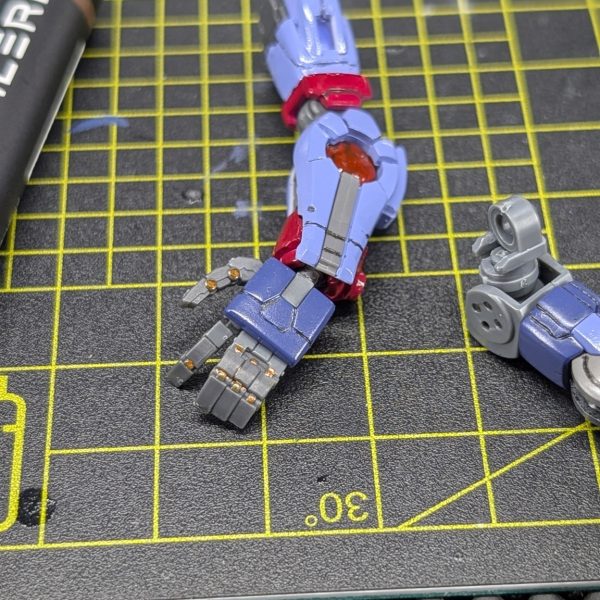 スミ入れと細部を水性マーカーで塗装しました☺️いい感じになったと思います✨️後はデカールもやっていきたいです✨️（2枚目）