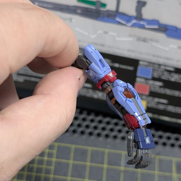 仕上げに向けてデカールを貼っていっています☺️情報量が上がっていく作業はやってて楽しいです✨（2枚目）