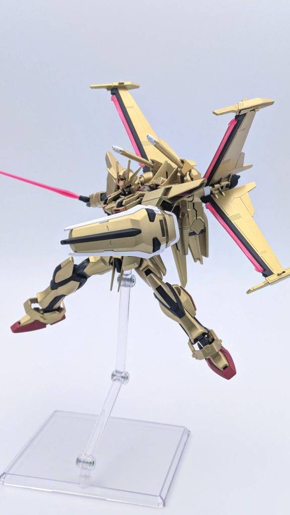 ビームサーベル。普通のものです。連結機能等はありません。