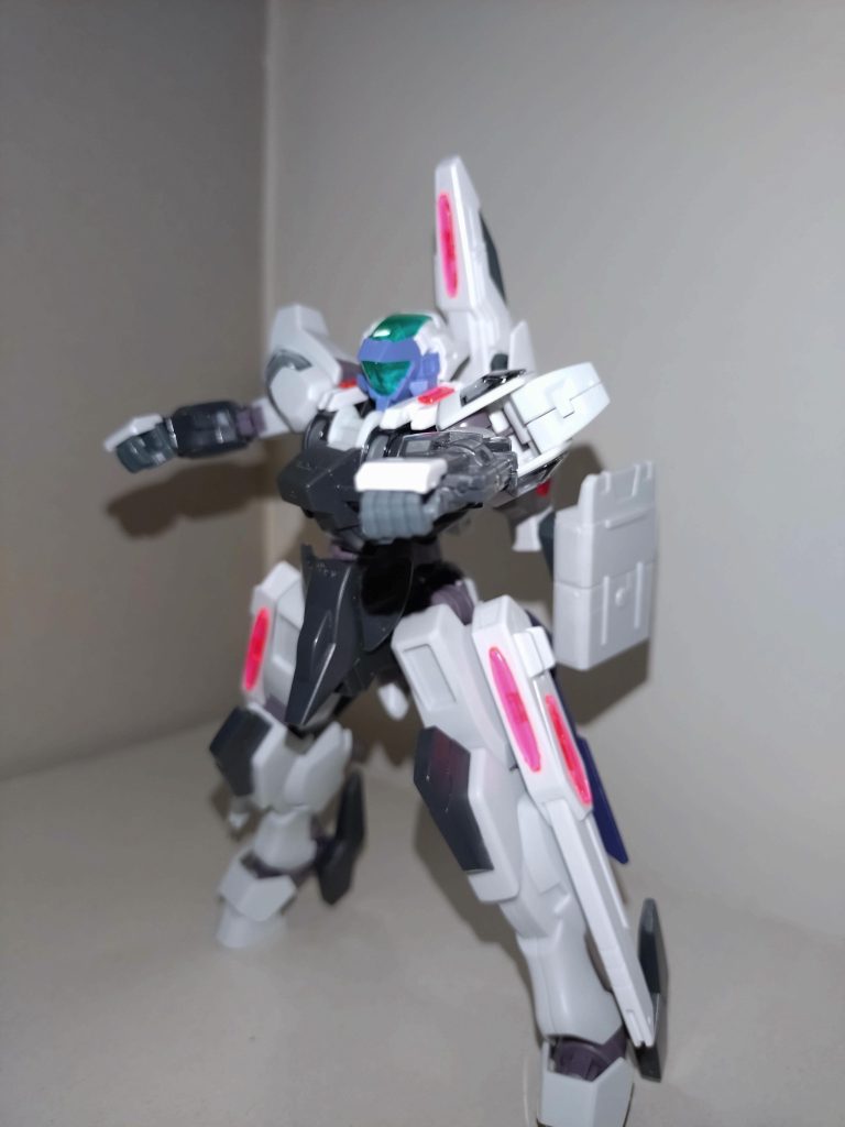 腕部速射砲グラウファルケのメイン武装でもあったツインシザーライフルを廃したため、こちらがメインの射撃武器となった。装弾数は倍増したが、口径が40mmに狭まっている。