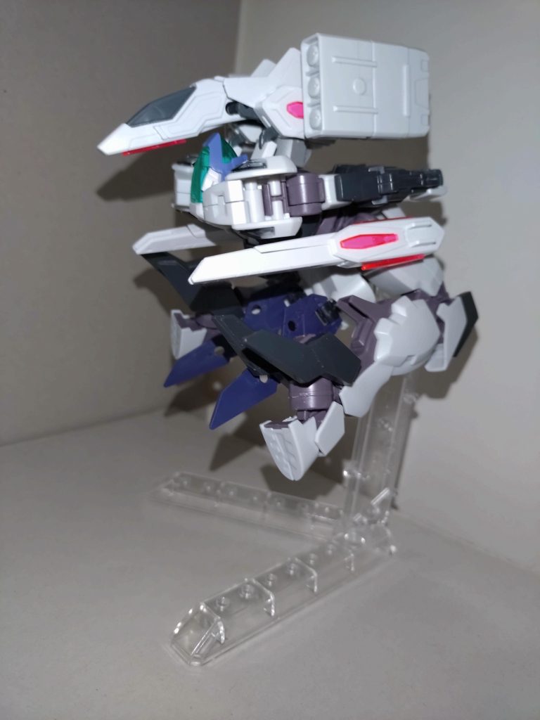 【MA形態・2】宇宙空間や水中で多く見られる。