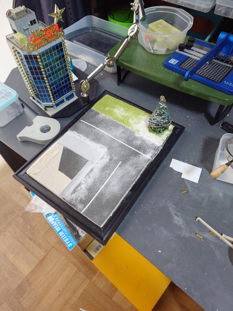 ツリーは自作し昔ながらの重曹を降って&nbsp;