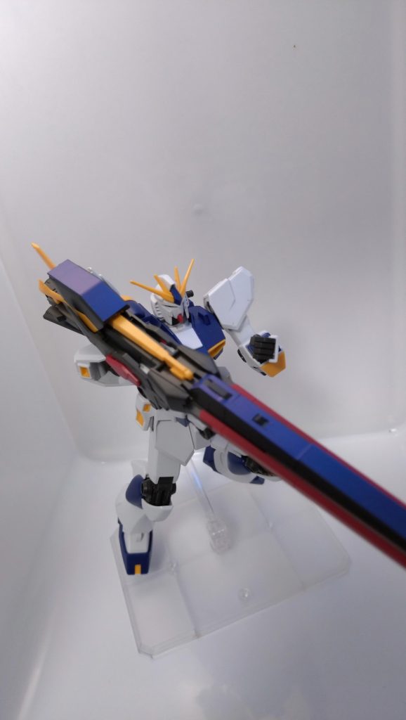 腕に装着するビームキャノン!EGなので肩関節があまり強くなく、ポージング中に何度も脱臼しています…