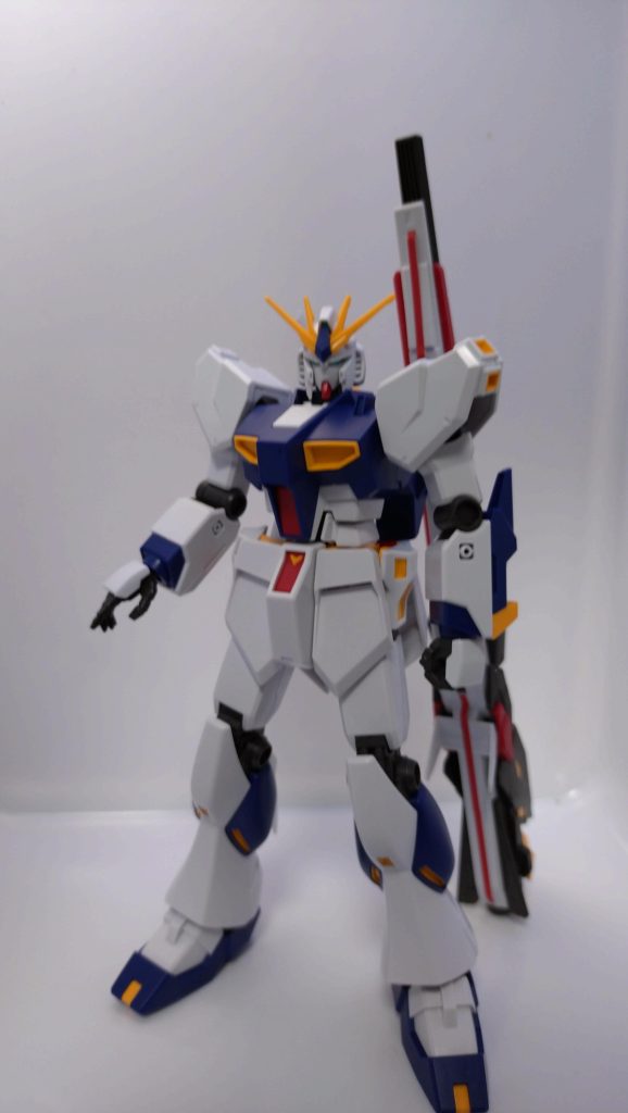 立像っぽいポージングなんやかんやでこの様が一番落ち着きます。このキットについて言えば、ブンドドするものでなく立像ポーズで飾っとくのが最適かもですね。