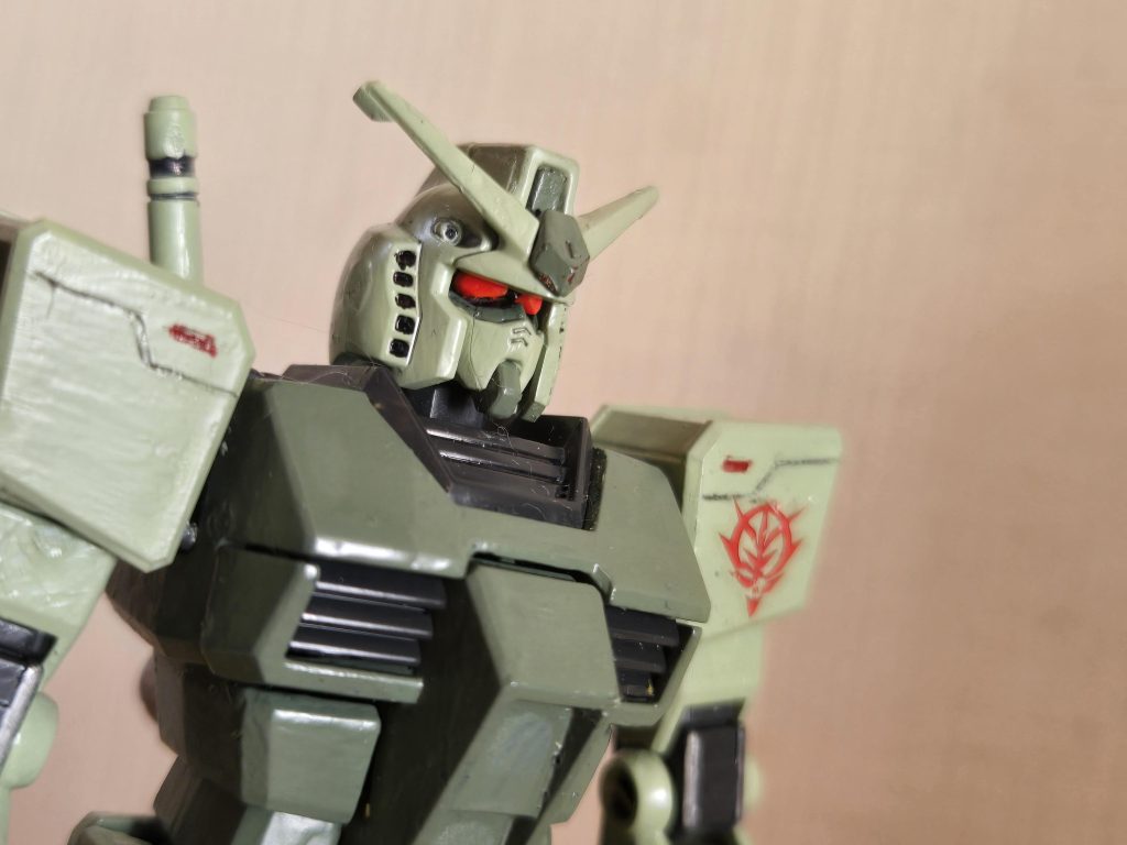 量産型ザクカラーを作りましたので、今度は当然シャア専用機を表現します。