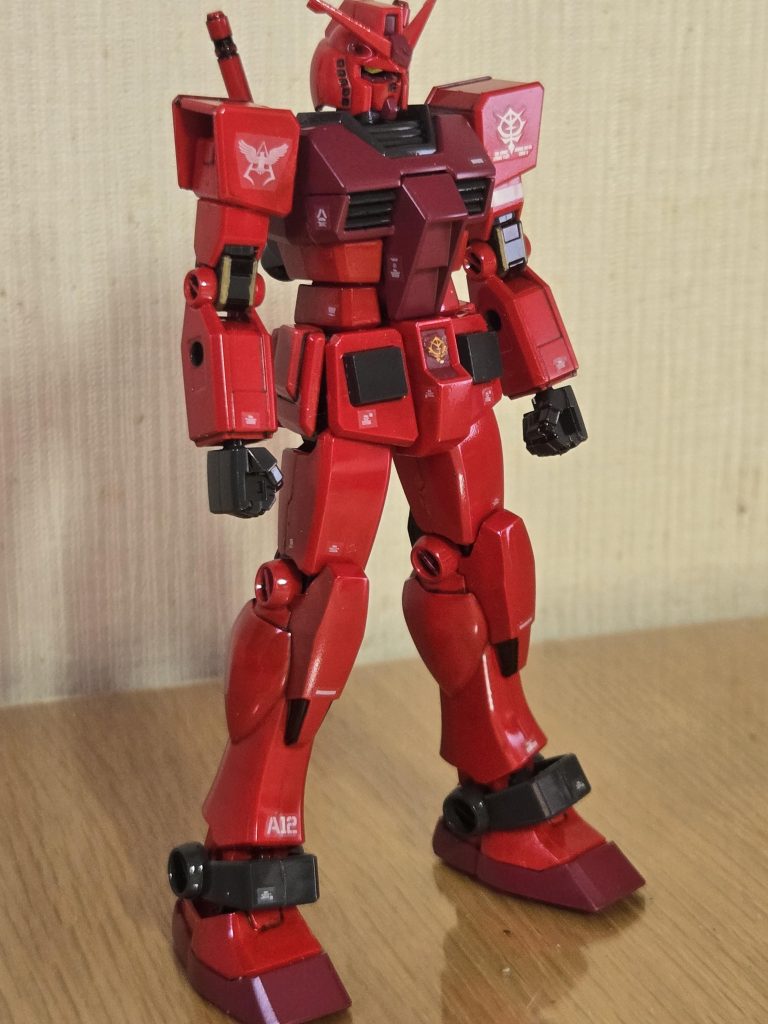 シャアカラーは戦闘力が高そうに見えます。