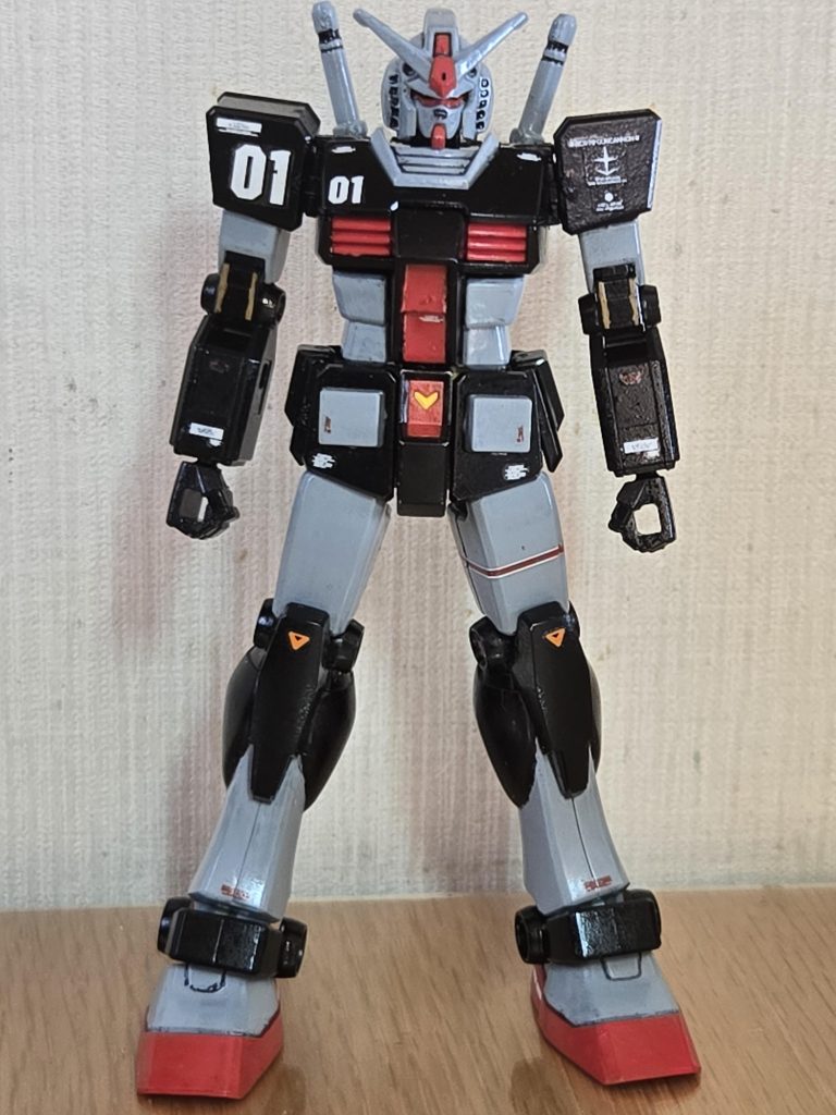 試作機の意味で肩の部分に01ナンバーを付けました。