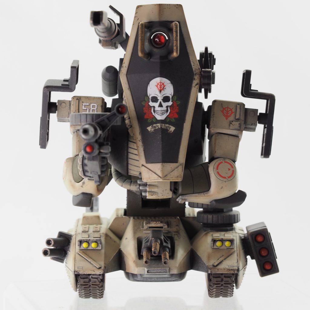 髑髏のエンブレムは威嚇用ベタですが、これが突っ込んできたら嫌だなぁ…