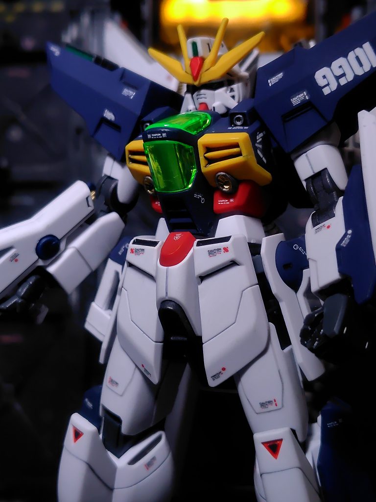 最近はランナー塗装をすることが多くなり、時短にはなるのですがゲート跡やパーティングラインの処理が課題です。実はデカールでごまかしたりしてます(gundam-kao2)