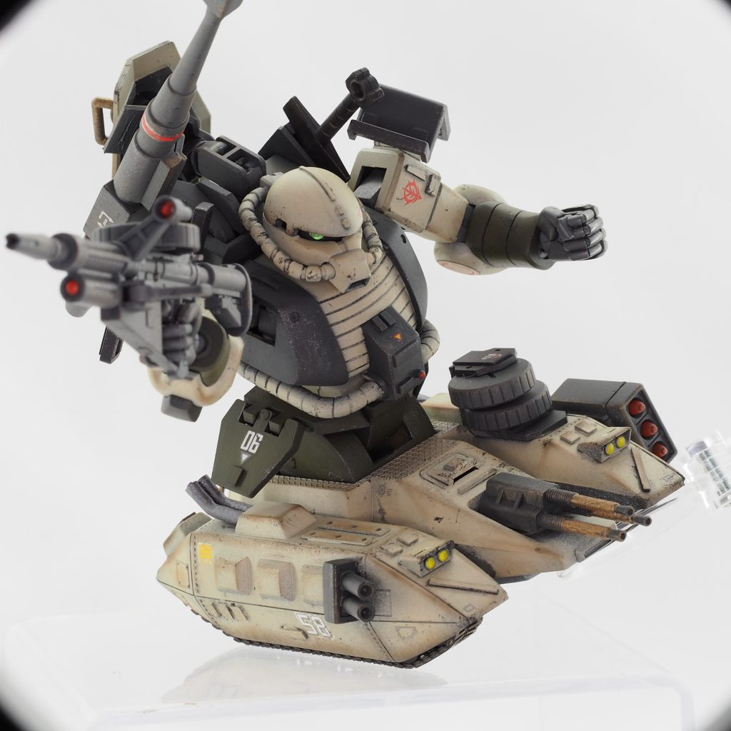 MMP-78ザクマシンガン180mmキャノンヒートサーベル背部シールドスモークディスチャージャー3連装ミサイルポッド遠・中・近　全領域対応強襲型モビルタンクです