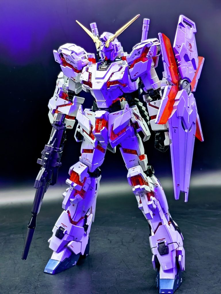 結局、ゲート跡には白をチョン塗り(マシにはなったかな…)。パーティングラインは諦めた(gundam-kao9)