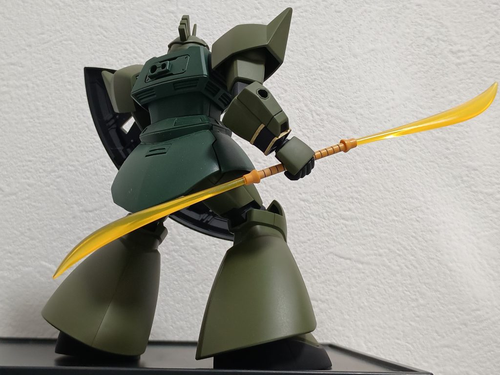 後ろから転居してラッカースプレーを自宅で使えなくなった今、スプレーの使えるお店は本当にありがたいです工作室での作業は初めてでしたが、やはり人目があると気が引き締まりますね自室の照明だと袖の発色が分かり辛く残念