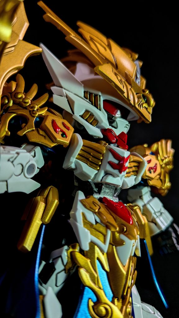 目の色は怒ってるモードです。「あ゛ぁ゛っ？」って聞こえてきそうな赤にしました。