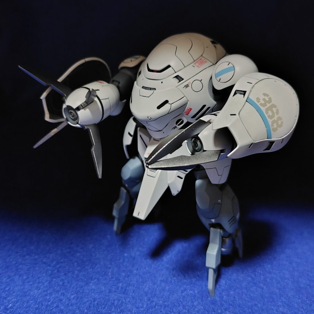 クローの中央部はマシンガン