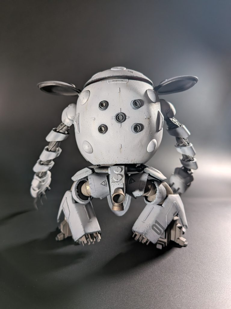 脚部のバーニア部分もプラ板、プラパイプで自作してます😊 腰のバーニアもですが、固定はネオジム磁石でしているので脱着可能……外す意味ないですが笑