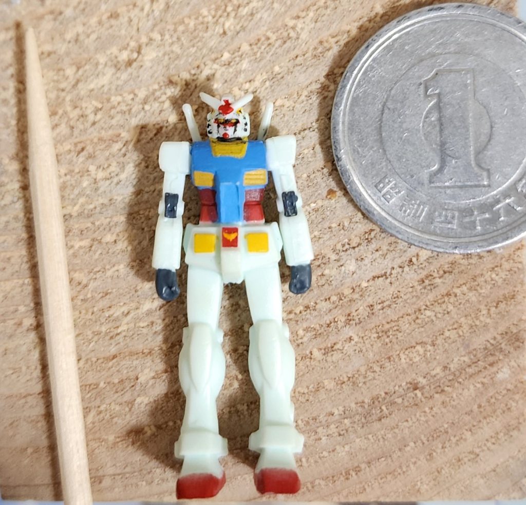 手元の細かいものと比べてカメラのピント合わせるの大変でした…