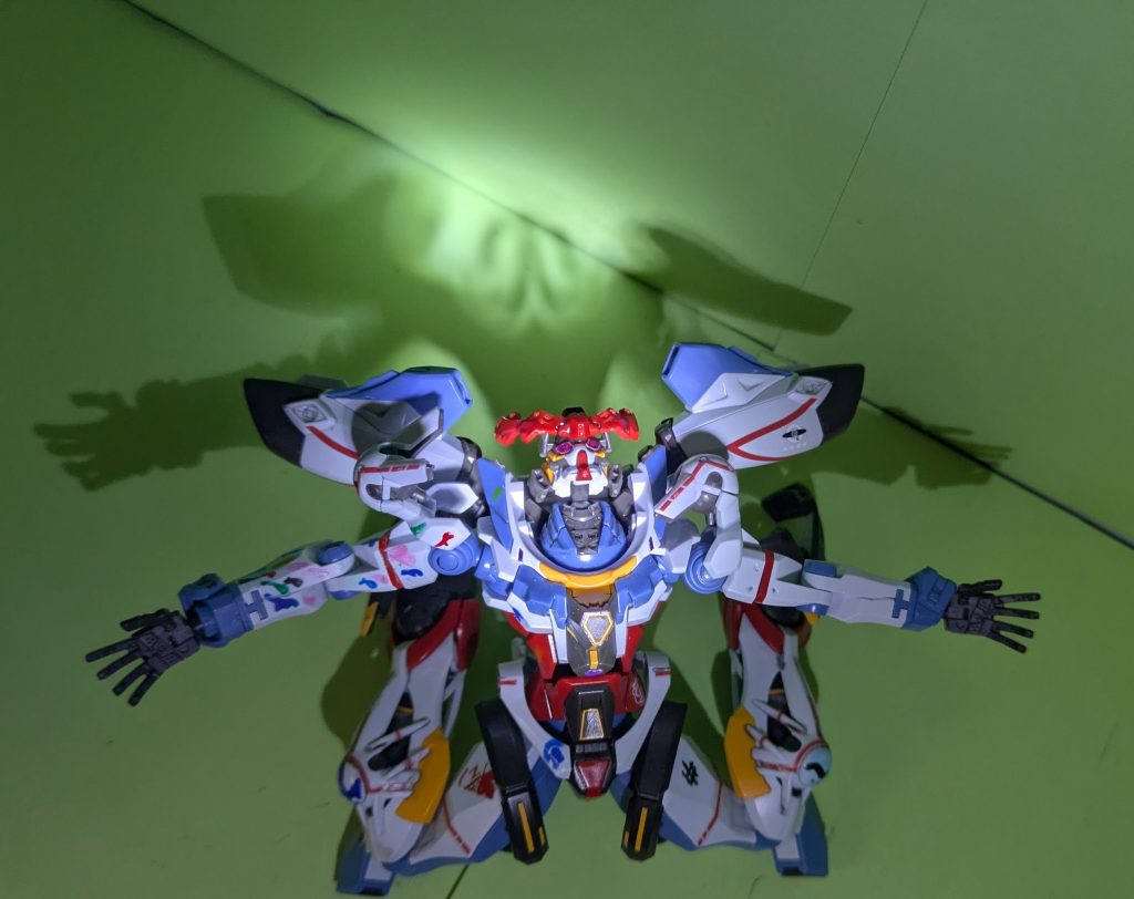 パープルアイズは余剰ヘッドパーツに使いました。ああ、キラキラを！キラキラをくれぇぇぇえ！！キラキラ使い慣れてない奴、ダメ絶対！