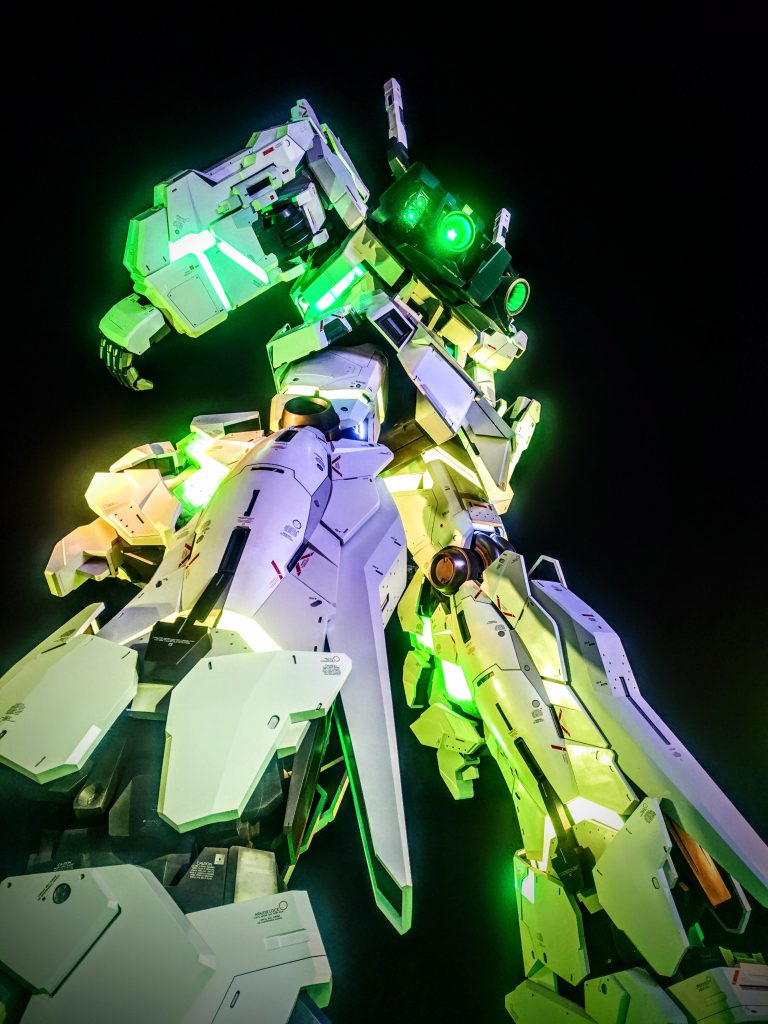 こんな風に撮れます。これはまさに「発光」を写真として表現した感じでしょうか。あのテーマソングが聞こえてきますね（笑）、「俺は、行くよ」もしくは、