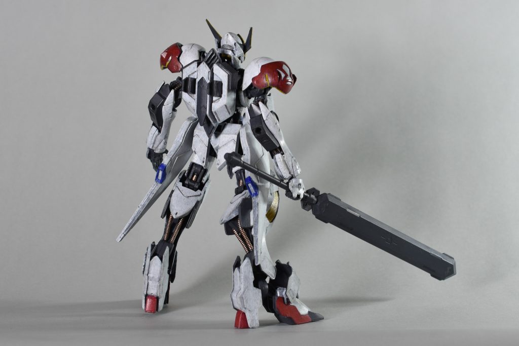 背中がまたカッコいい。