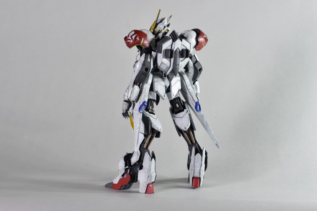 あとHGなのでアンテナのフラッグを落としました。改造というよりはゲート処理と一緒で素組みの範疇かもですね。