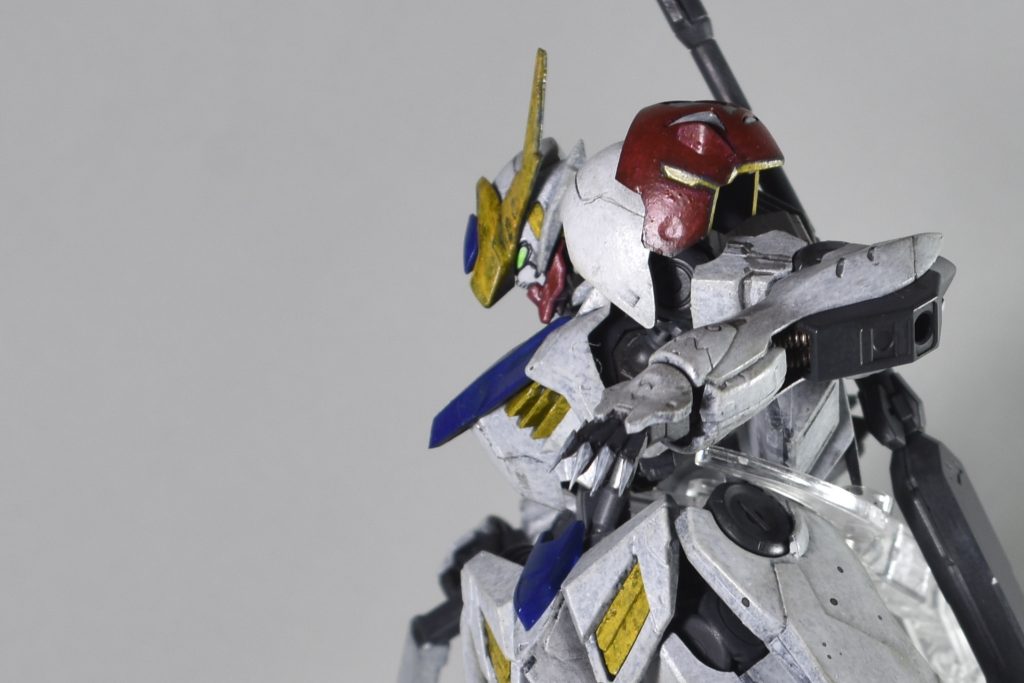 雑なのになぜかカッコいいんですよね〜。なんというか、やり方自体が子供時代の延長線上なんでしょうね。作っている最中がめっちゃ楽しかったです（笑）。