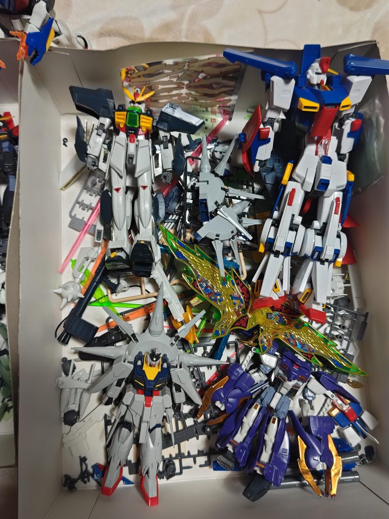 キラキラなのは超機動大将軍の羽ですかね