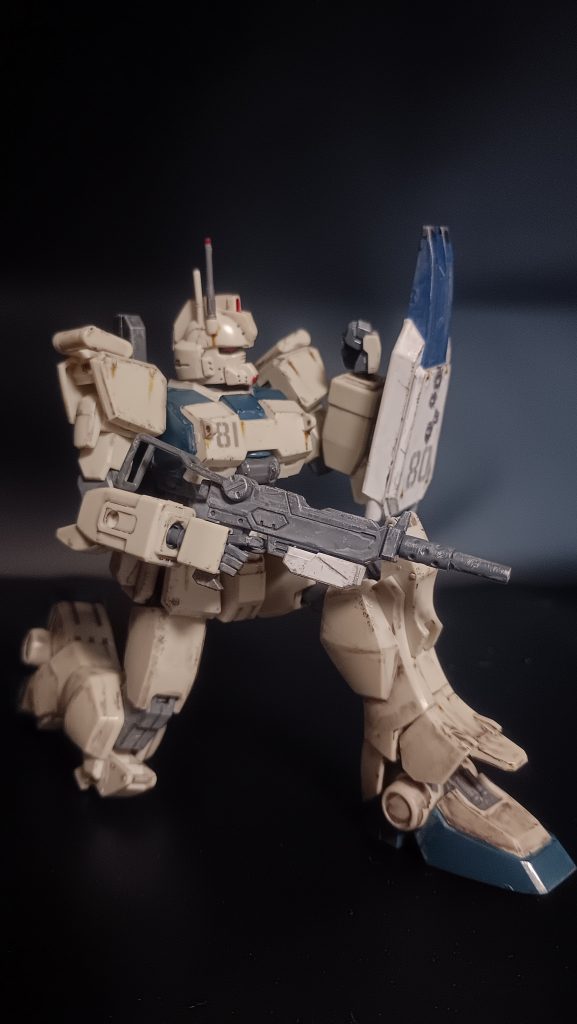 膝立ちがバシッと決まる、いいMS(オトコ)